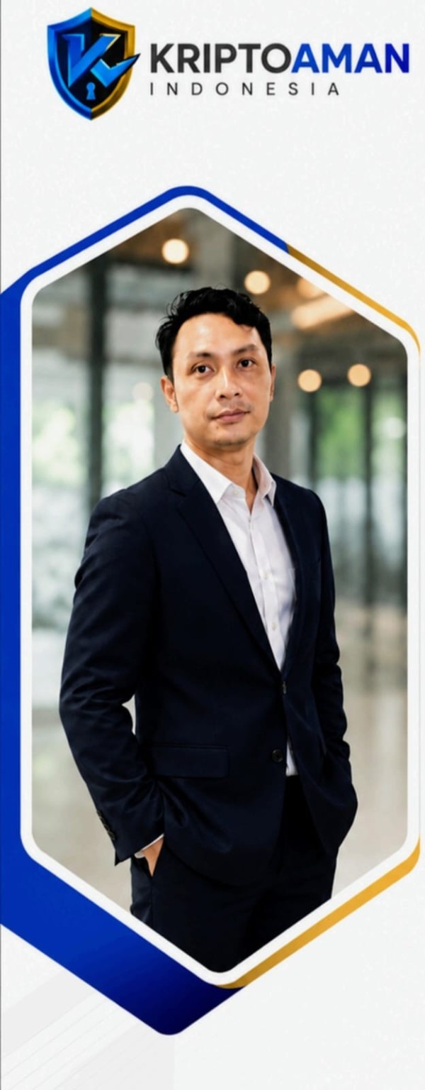 Raden Abdul Rahman bersama identitas KriptoAman Indonesia